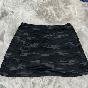 J.jill black camo skort